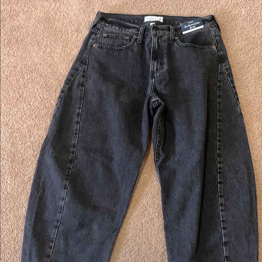 Abercrombie Curve Love mid rise barrel Jeans